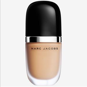 Marc Jacobs genius gel foundation